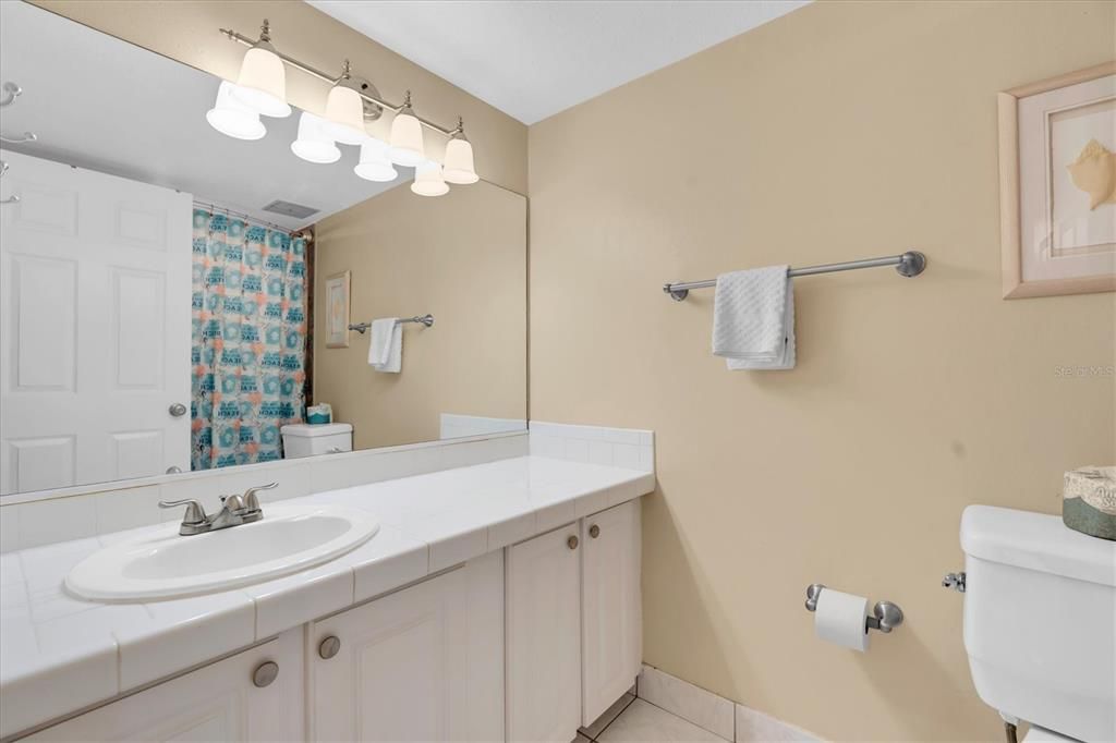 For Sale: $539,000 (2 beds, 2 baths, 1100 Square Feet)