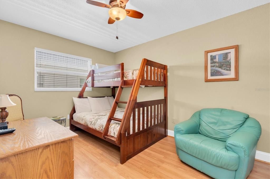 For Sale: $539,000 (2 beds, 2 baths, 1100 Square Feet)