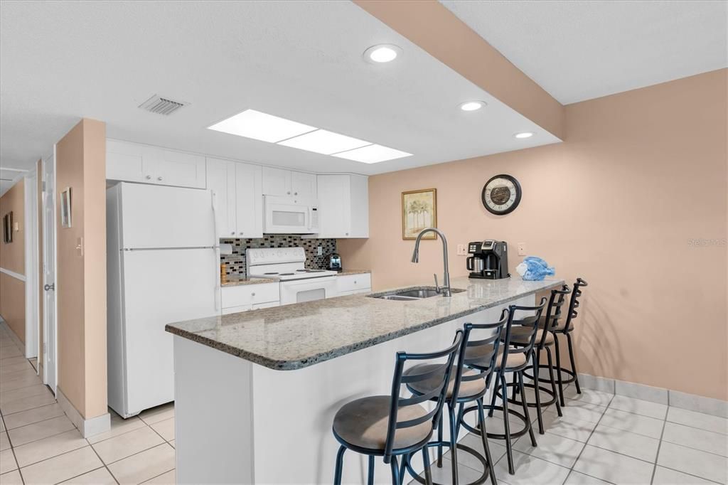 For Sale: $539,000 (2 beds, 2 baths, 1100 Square Feet)