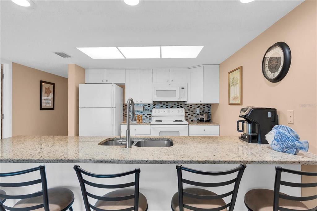 For Sale: $539,000 (2 beds, 2 baths, 1100 Square Feet)
