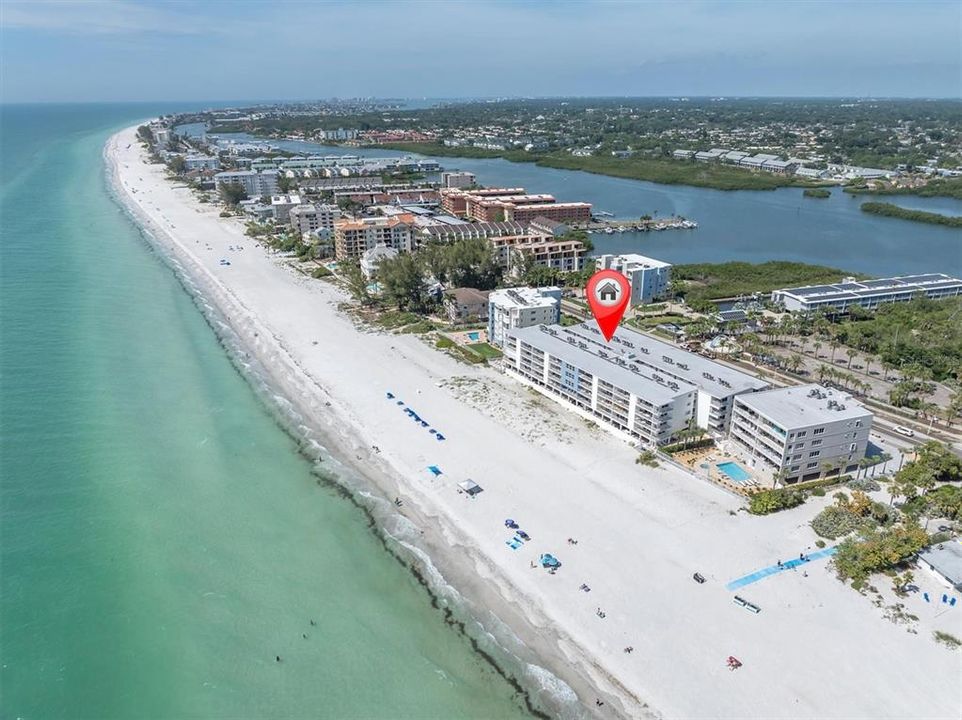 For Sale: $539,000 (2 beds, 2 baths, 1100 Square Feet)