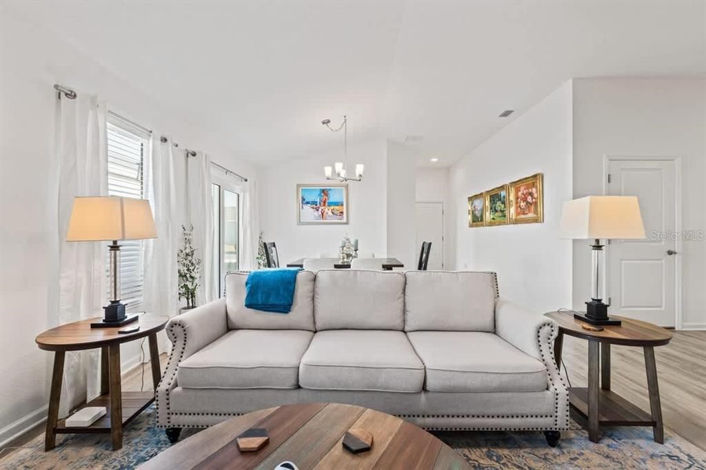 For Sale: $299,000 (3 beds, 2 baths, 1440 Square Feet)