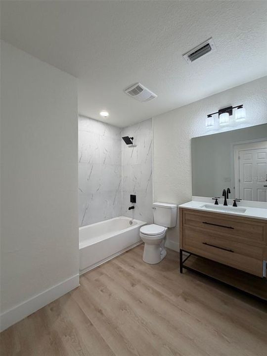 Active With Contract: $314,500 (3 beds, 2 baths, 1210 Square Feet)