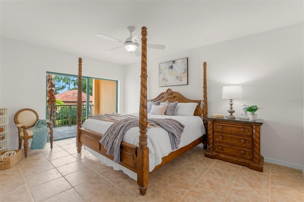 For Sale: $879,000 (3 beds, 3 baths, 2000 Square Feet)
