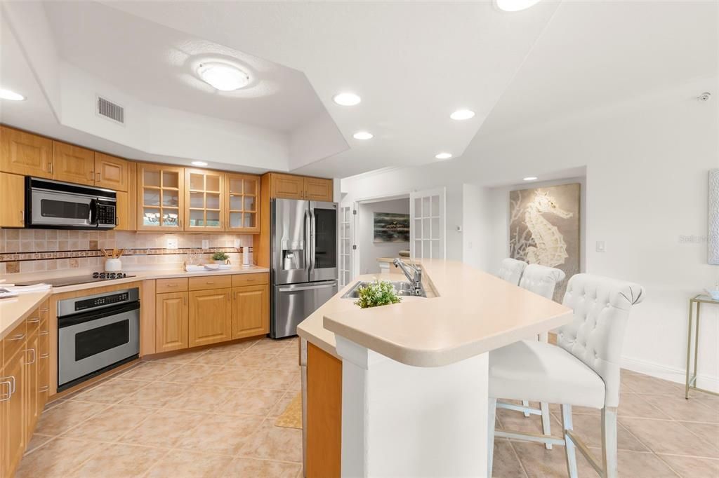 For Sale: $879,000 (3 beds, 3 baths, 2000 Square Feet)