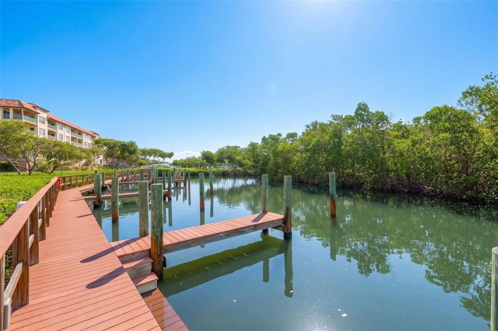 For Sale: $879,000 (3 beds, 3 baths, 2000 Square Feet)
