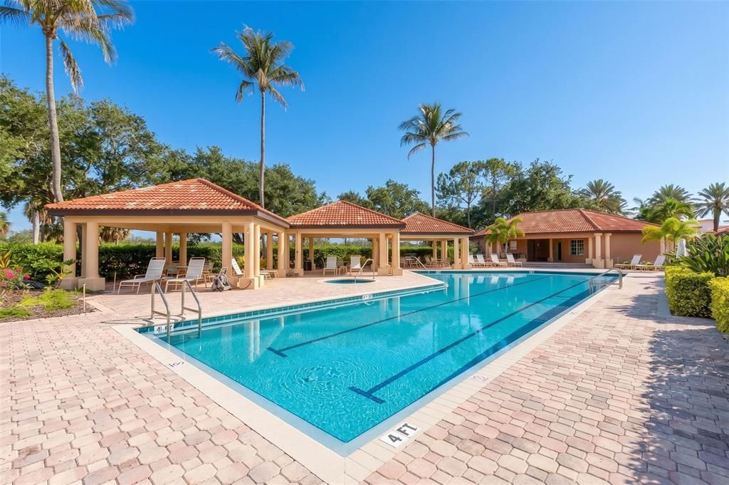 For Sale: $879,000 (3 beds, 3 baths, 2000 Square Feet)