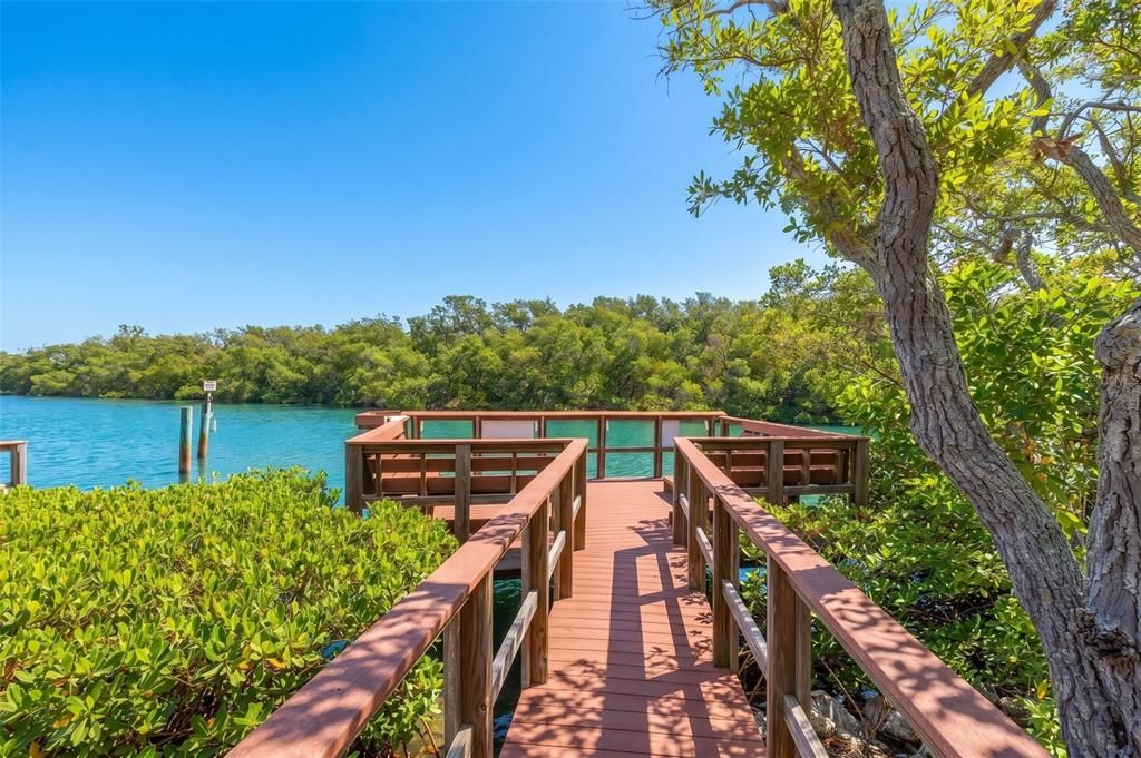 For Sale: $879,000 (3 beds, 3 baths, 2000 Square Feet)