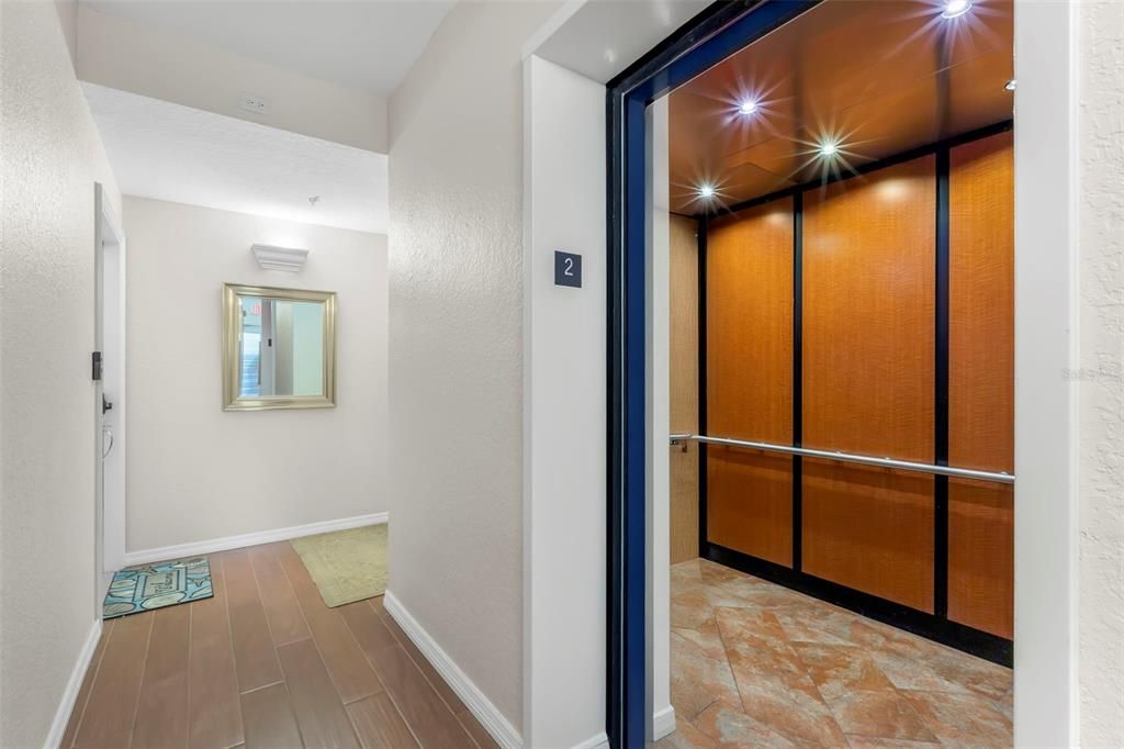 For Sale: $879,000 (3 beds, 3 baths, 2000 Square Feet)