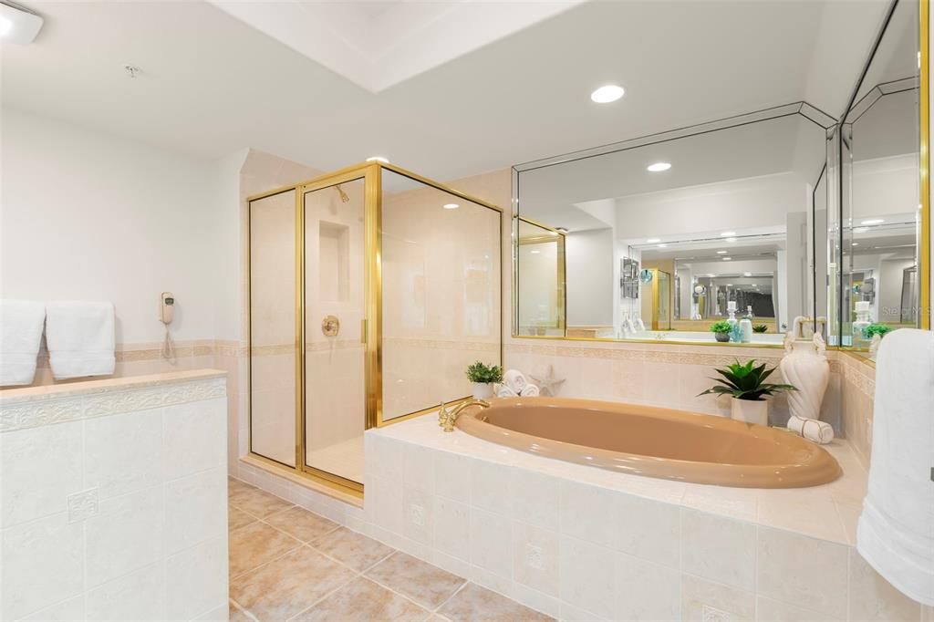 For Sale: $879,000 (3 beds, 3 baths, 2000 Square Feet)