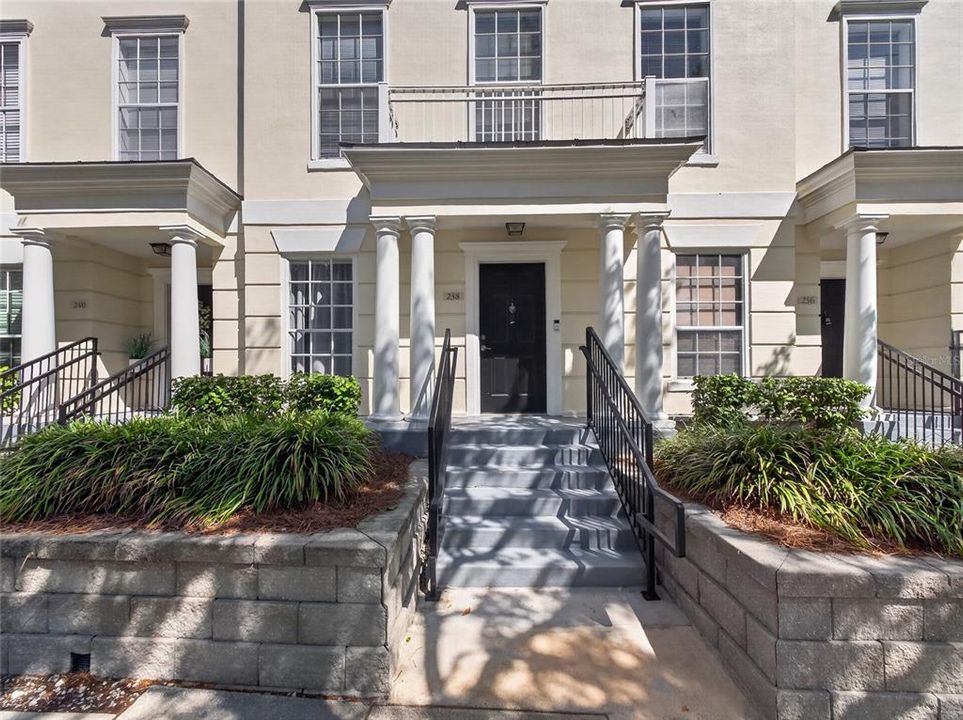For Rent: $3,195 (3 beds, 2 baths, 1616 Square Feet)