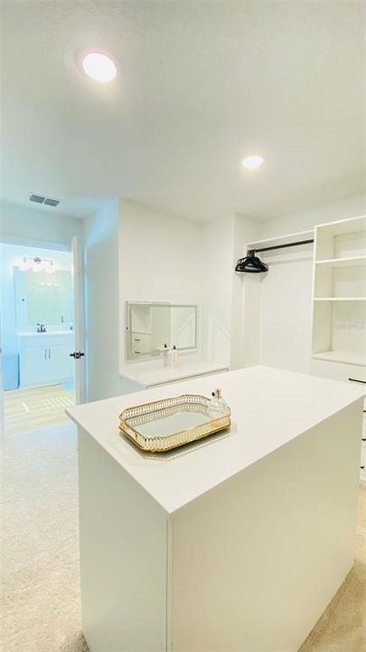 В аренду: $3,600 (5 спален, 3 ванн, 2791 Квадратных фут)