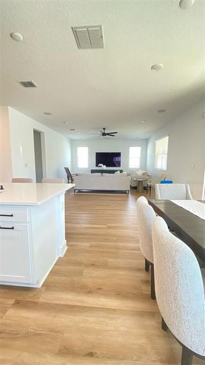 В аренду: $3,600 (5 спален, 3 ванн, 2791 Квадратных фут)