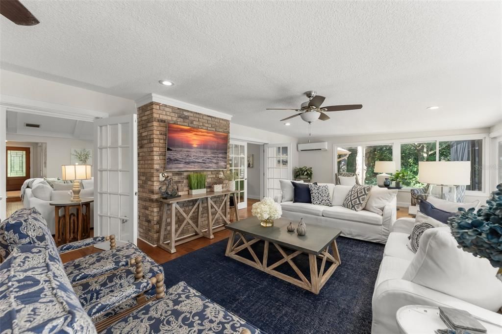 Active With Contract: $1,999,000 (5 beds, 4 baths, 3649 Square Feet)