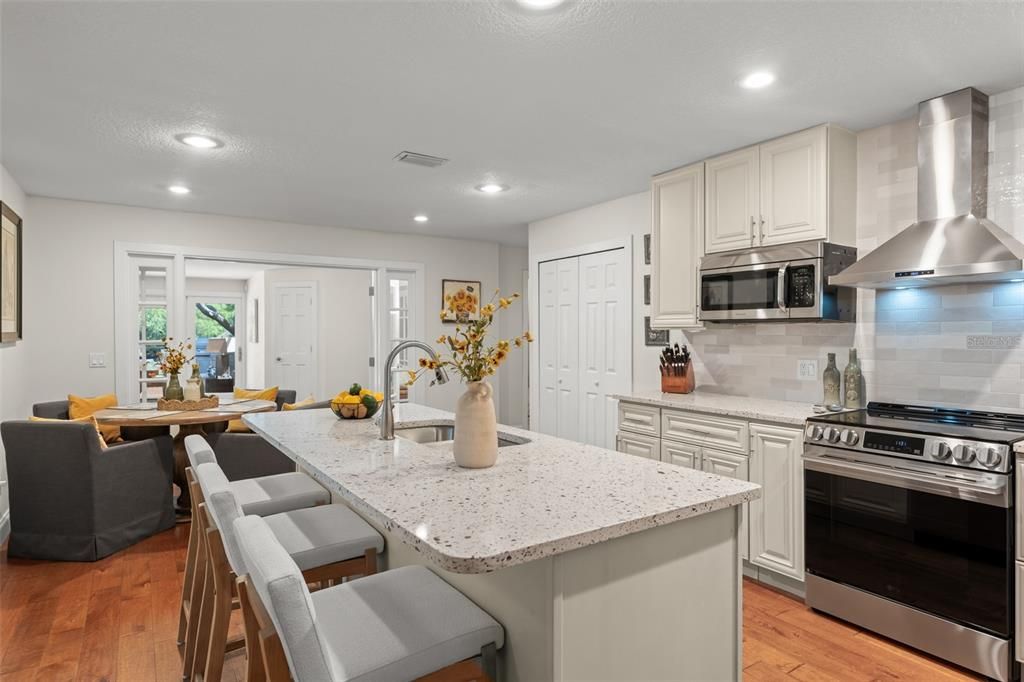 Active With Contract: $1,999,000 (5 beds, 4 baths, 3649 Square Feet)