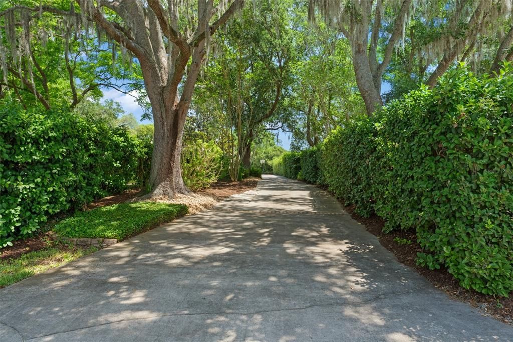 Active With Contract: $1,999,000 (5 beds, 4 baths, 3649 Square Feet)