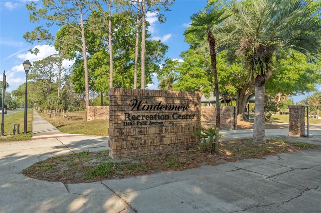 Active With Contract: $1,999,000 (5 beds, 4 baths, 3649 Square Feet)