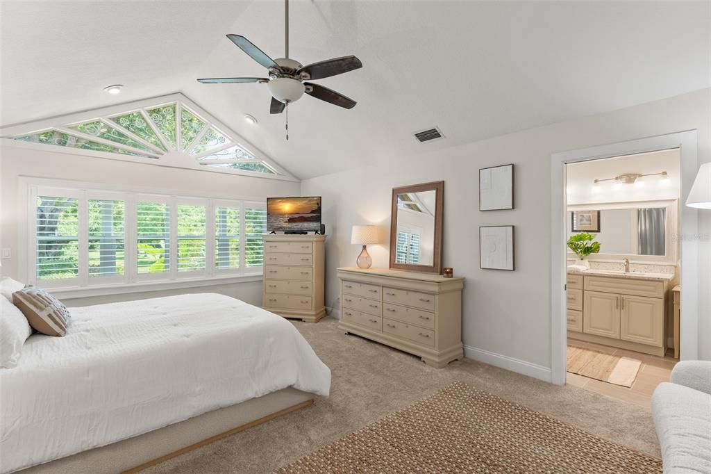 Active With Contract: $1,999,000 (5 beds, 4 baths, 3649 Square Feet)