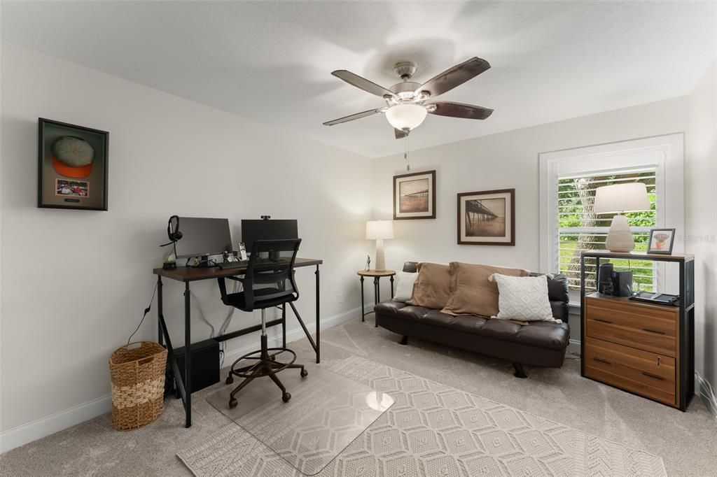 Active With Contract: $1,999,000 (5 beds, 4 baths, 3649 Square Feet)