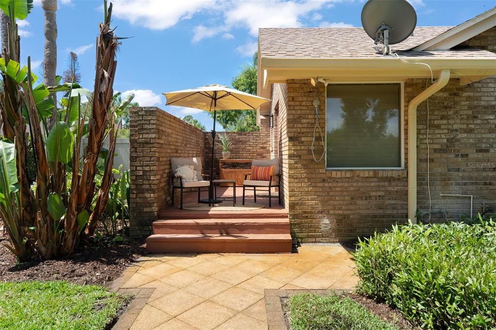 Active With Contract: $1,999,000 (5 beds, 4 baths, 3649 Square Feet)
