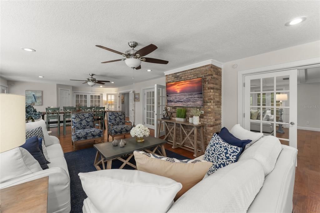 Active With Contract: $1,999,000 (5 beds, 4 baths, 3649 Square Feet)