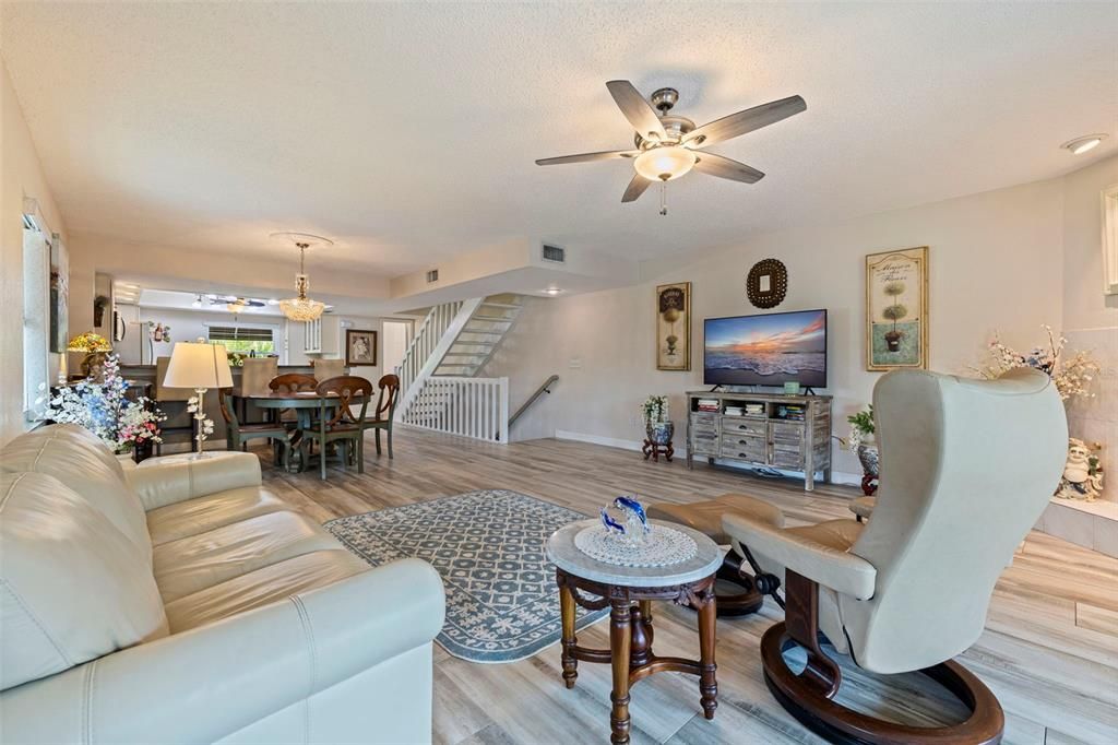 En Venta: $465,000 (2 camas, 2 baños, 1750 Pies cuadrados)