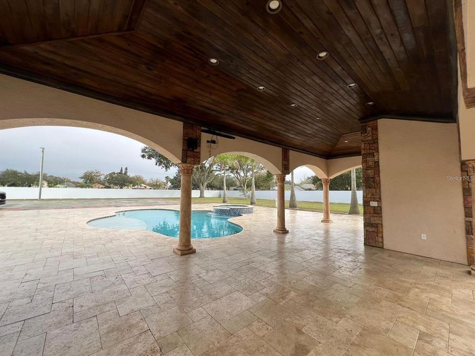 En Renta: $4,000 (4 camas, 4 baños, 2426 Pies cuadrados)