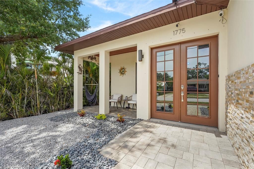 For Sale: $1,250,000 (3 beds, 2 baths, 1793 Square Feet)