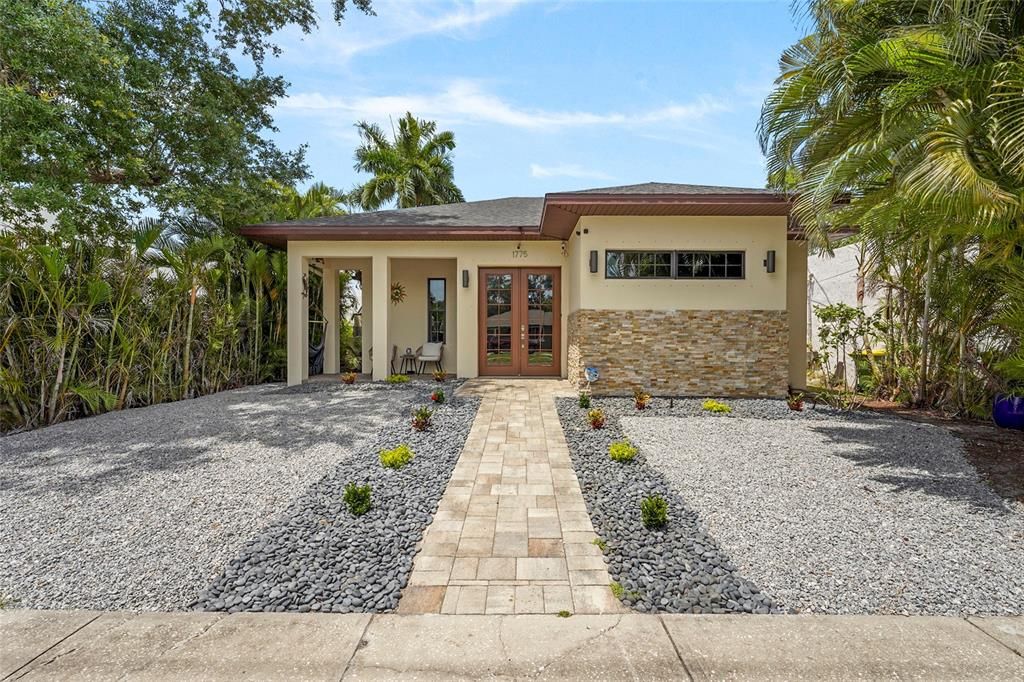 For Sale: $1,250,000 (3 beds, 2 baths, 1793 Square Feet)