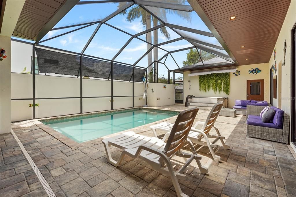 For Sale: $1,250,000 (3 beds, 2 baths, 1793 Square Feet)