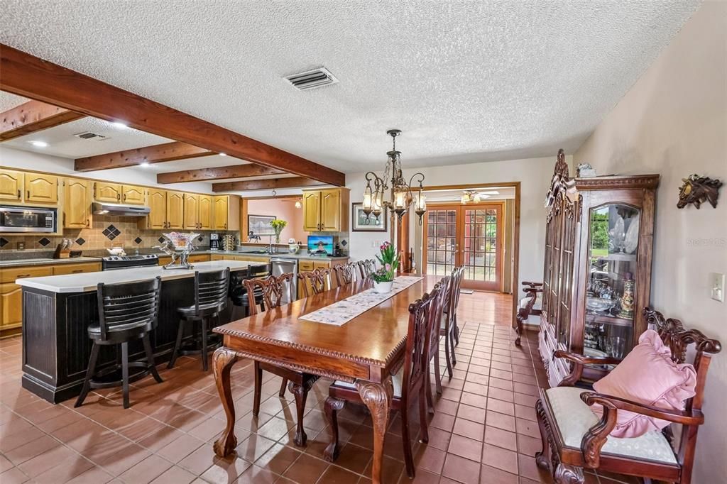 For Sale: $1,295,000 (3 beds, 2 baths, 2973 Square Feet)