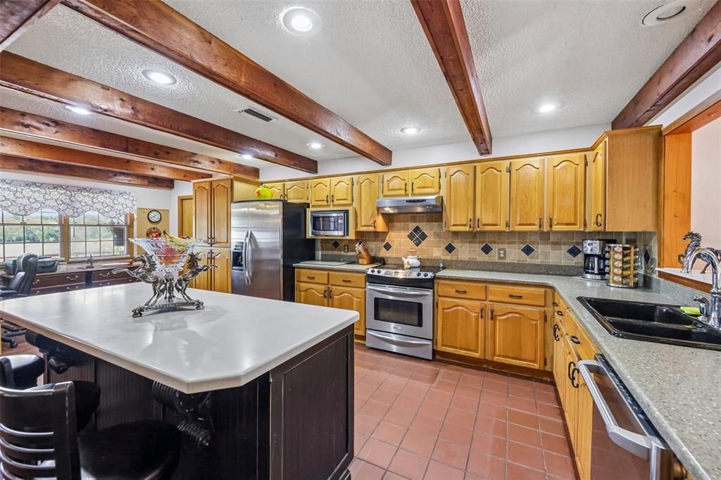 For Sale: $1,295,000 (3 beds, 2 baths, 2973 Square Feet)