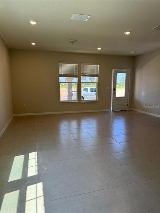 Active With Contract: $2,800 (4 beds, 2 baths, 1770 Square Feet)