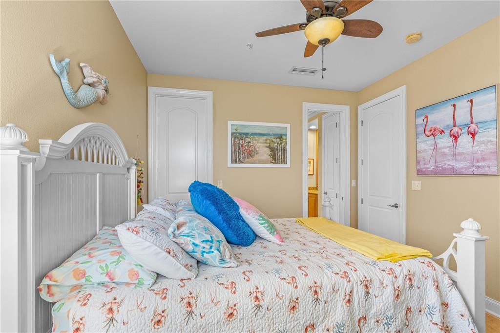 En Venta: $865,000 (3 camas, 3 baños, 1919 Pies cuadrados)
