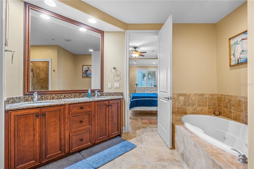 En Venta: $865,000 (3 camas, 3 baños, 1919 Pies cuadrados)
