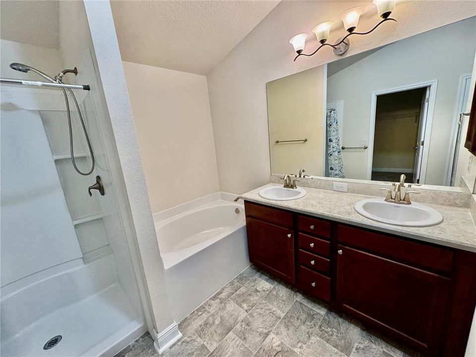 For Sale: $324,900 (4 beds, 2 baths, 1845 Square Feet)