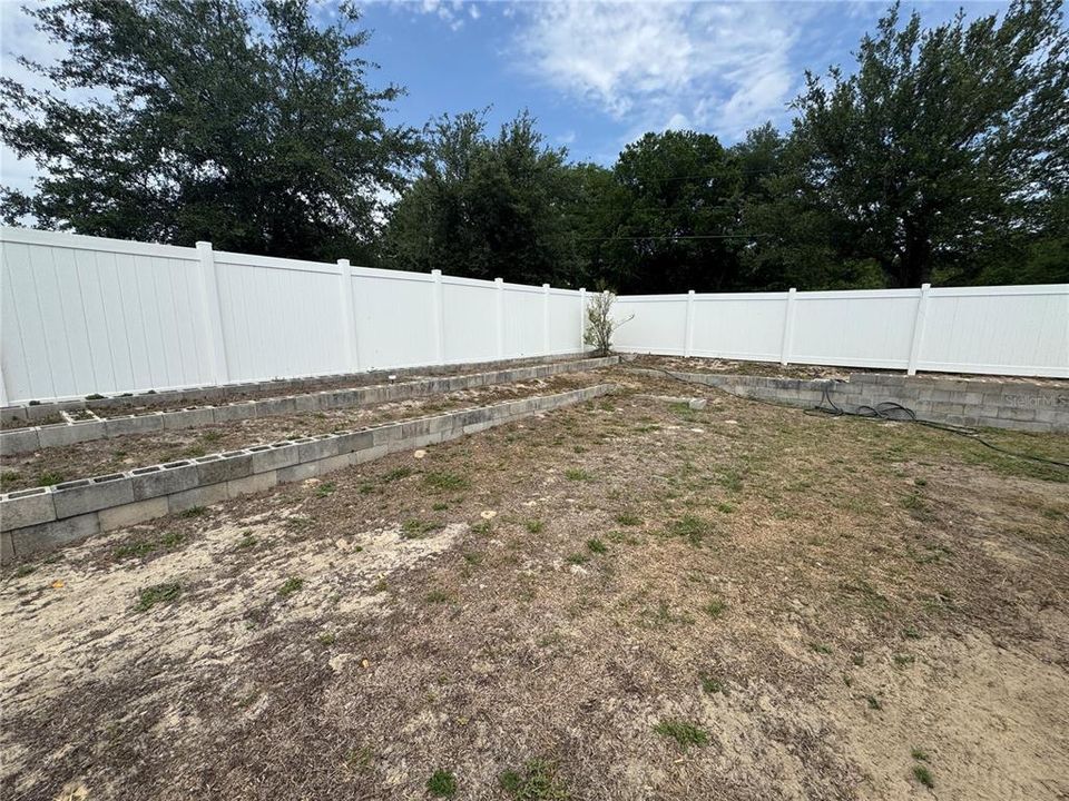 For Sale: $324,900 (4 beds, 2 baths, 1845 Square Feet)