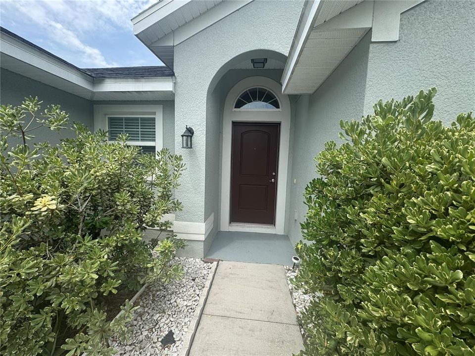 For Sale: $324,900 (4 beds, 2 baths, 1845 Square Feet)