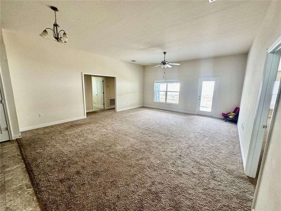 For Sale: $324,900 (4 beds, 2 baths, 1845 Square Feet)