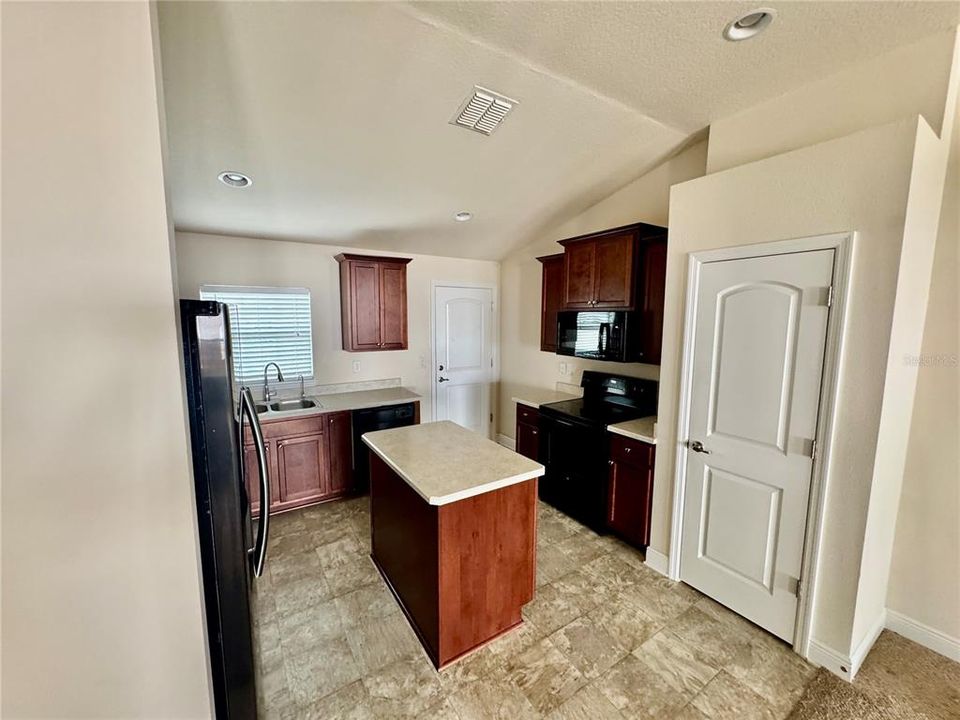 For Sale: $324,900 (4 beds, 2 baths, 1845 Square Feet)