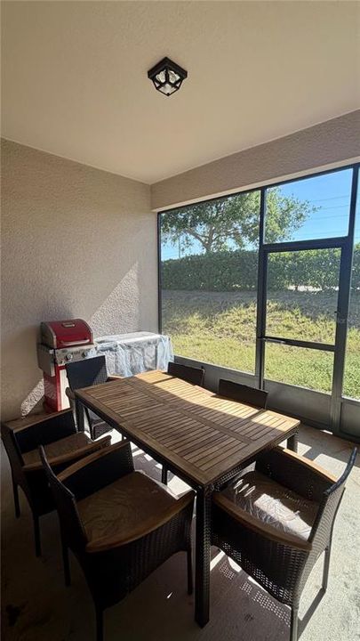 En Venta: $367,000 (4 camas, 2 baños, 2752 Pies cuadrados)