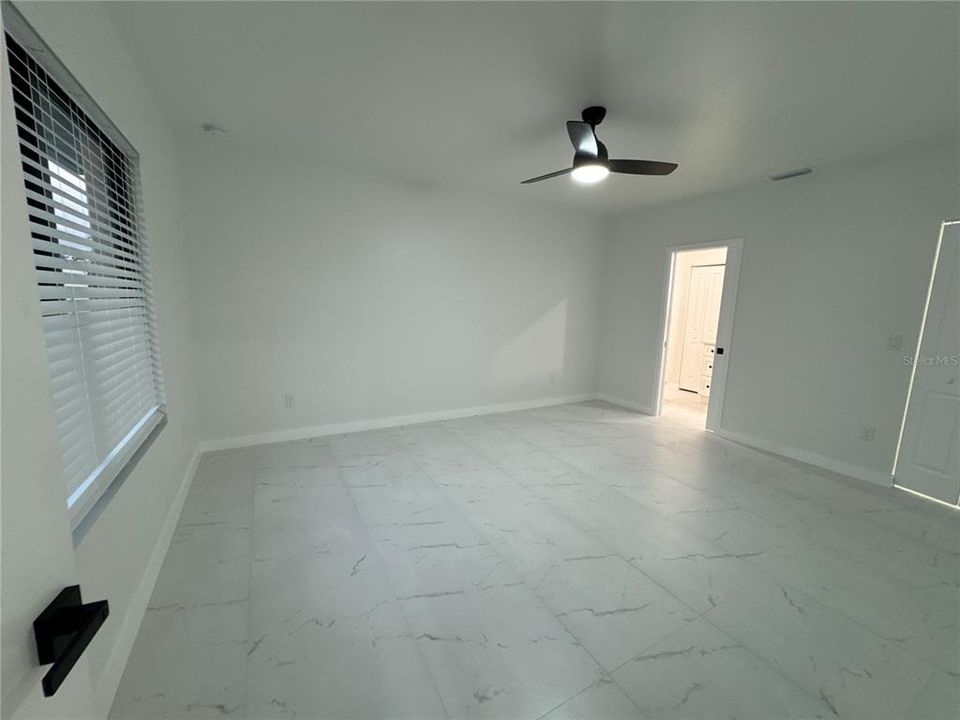 For Rent: $2,600 (4 beds, 2 baths, 1367 Square Feet)