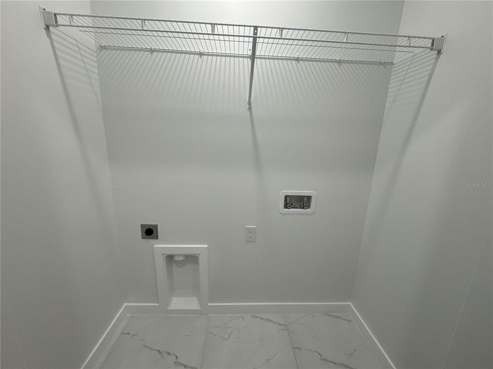 For Rent: $2,600 (4 beds, 2 baths, 1367 Square Feet)