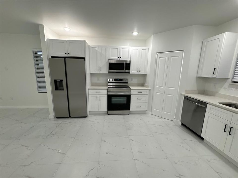 For Rent: $2,600 (4 beds, 2 baths, 1367 Square Feet)