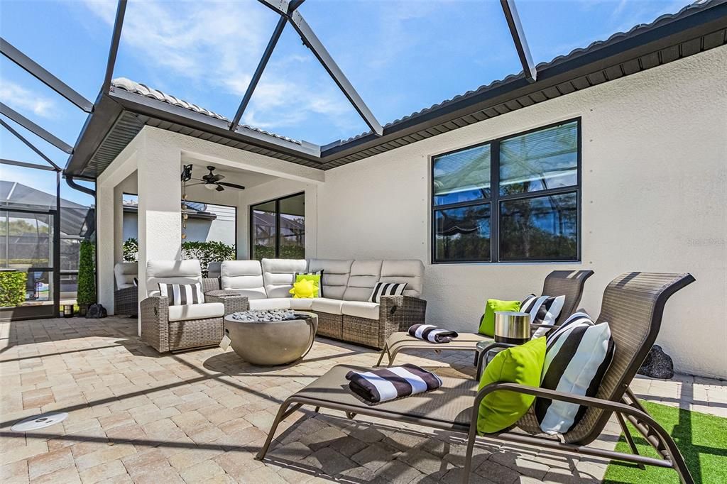 For Sale: $449,900 (3 beds, 2 baths, 1566 Square Feet)