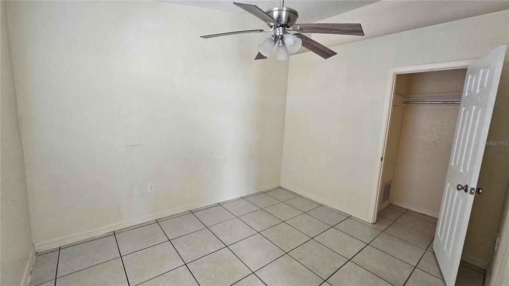 For Rent: $1,400 (2 beds, 2 baths, 884 Square Feet)