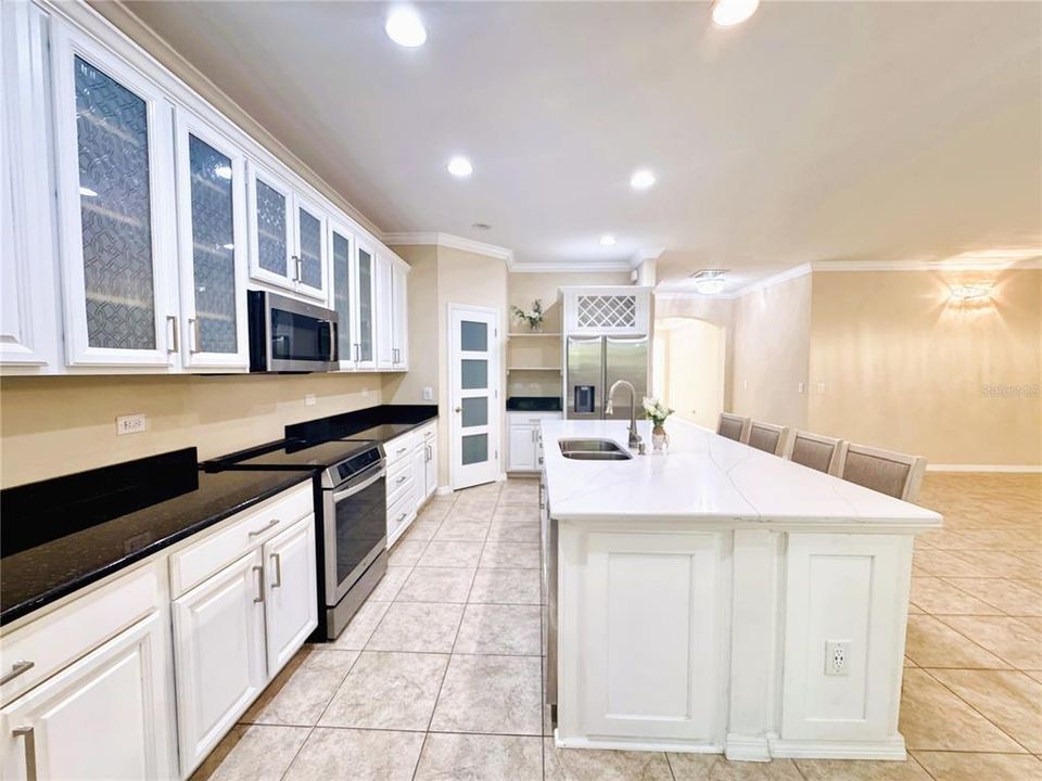 For Rent: $3,749 (4 beds, 3 baths, 2897 Square Feet)