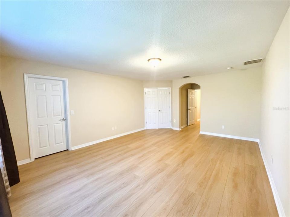 For Rent: $3,749 (4 beds, 3 baths, 2897 Square Feet)