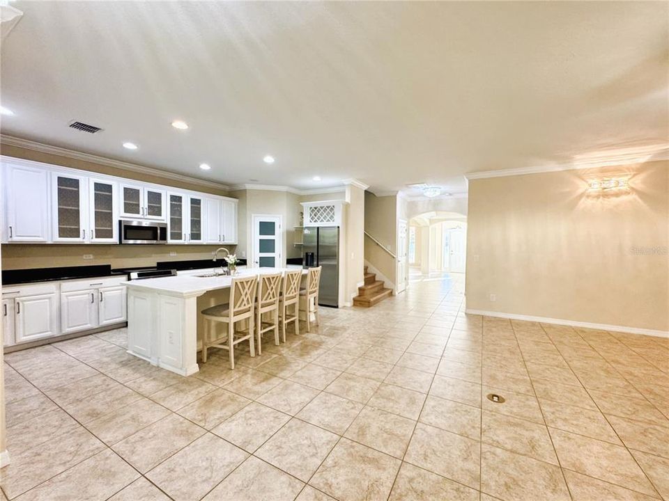 For Rent: $3,749 (4 beds, 3 baths, 2897 Square Feet)