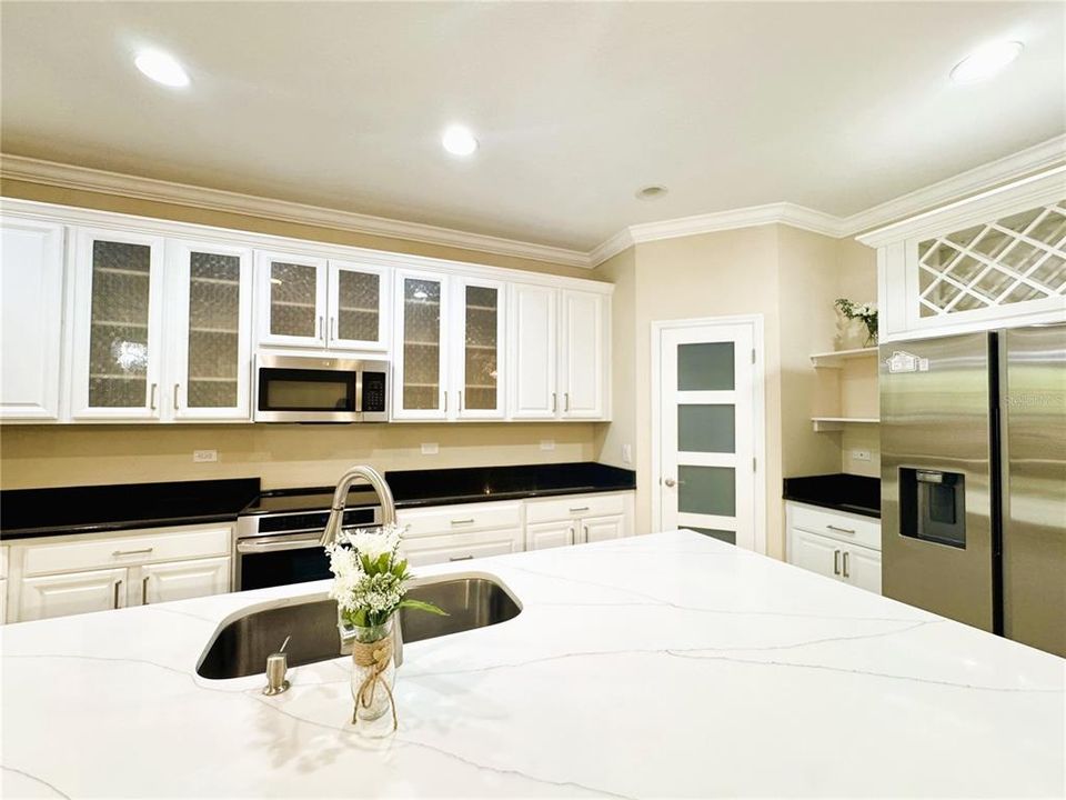 For Rent: $3,749 (4 beds, 3 baths, 2897 Square Feet)